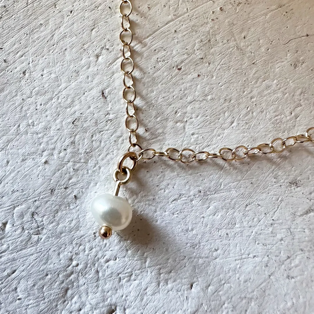 14K Gold Anklet Circle chain with a diny pearl - Image 3