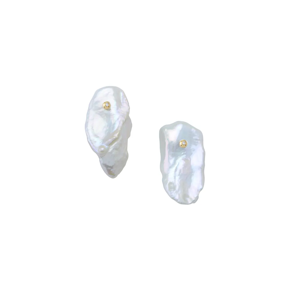 14K Gold Baroque pearl stud earrings with a Diamond - Image 3