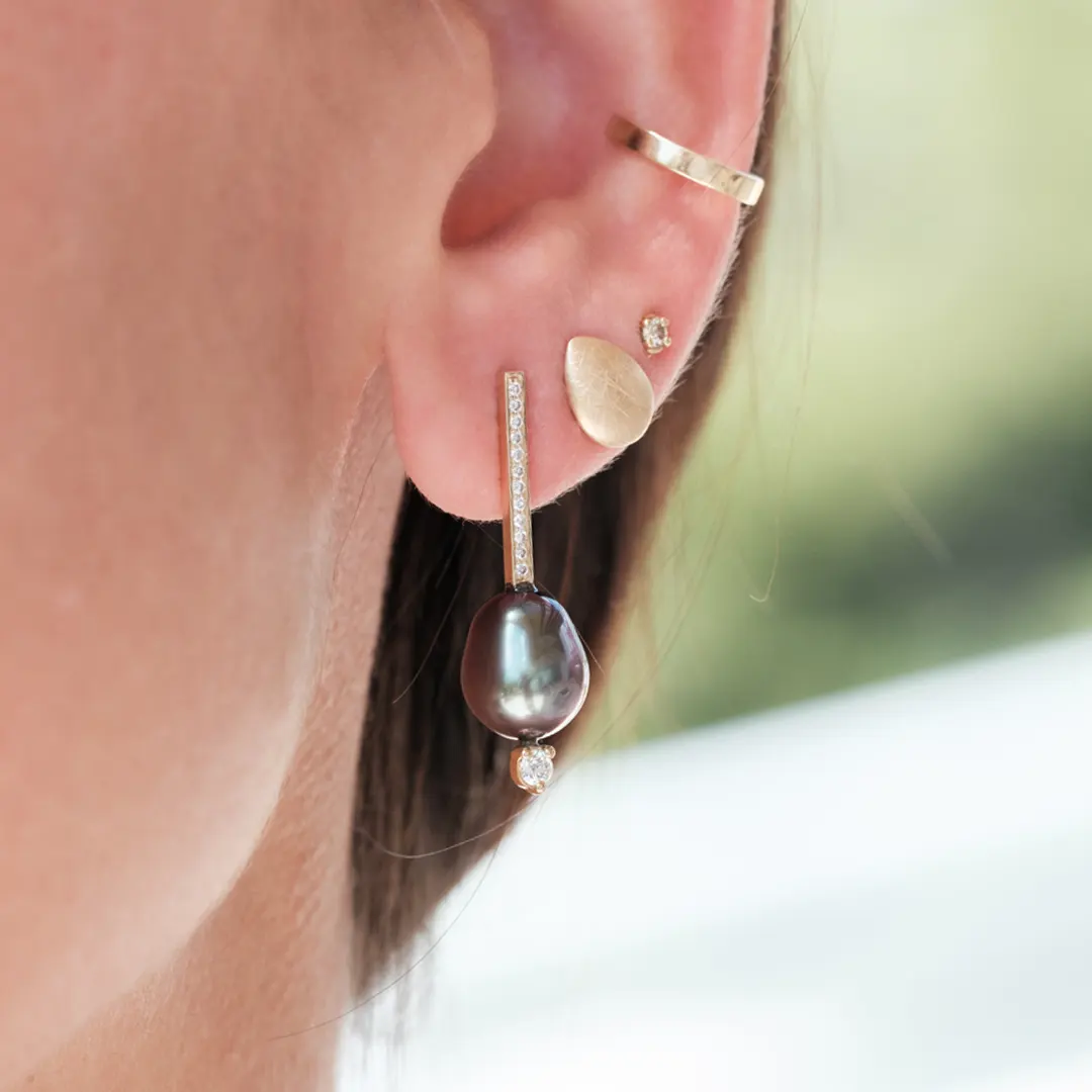 14K Gold delicate Grey Pearl Earings with diamonds - Image 2