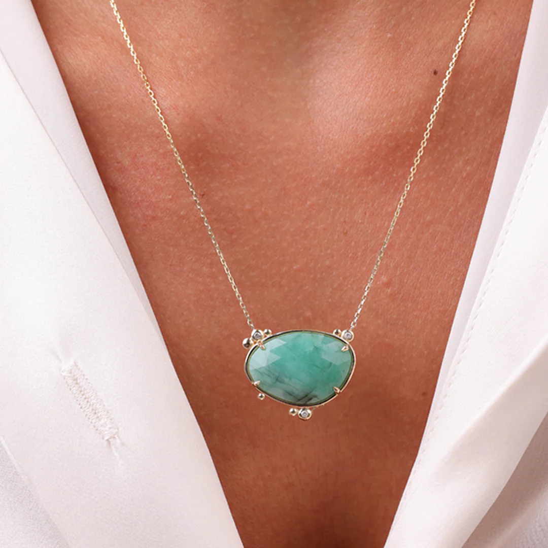 14K Gold Horizontal Emerald Necklace  with 3 diamonds - Image 4