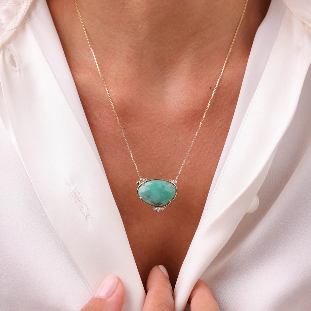 14K Gold Horizontal Emerald Necklace  with 5 diamonds - Image 3