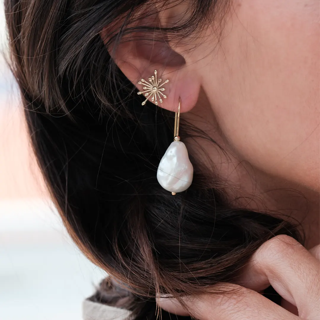 14K Gold Minimal Baroque Pearl Earrings - Image 4