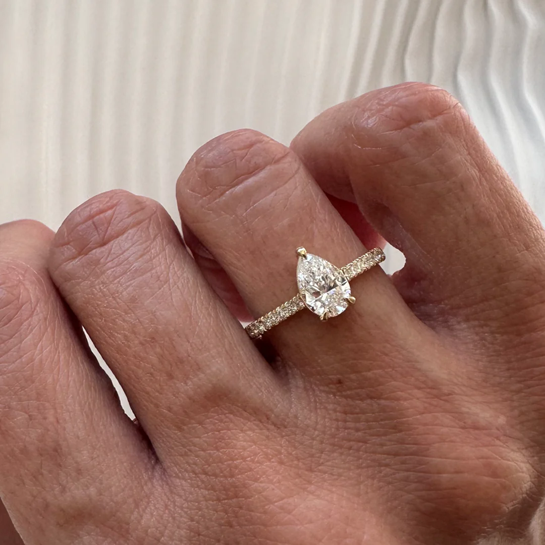 18 Yellow Gold Pear LAB Diamond Ring with small Diamonds on each side - Image 5