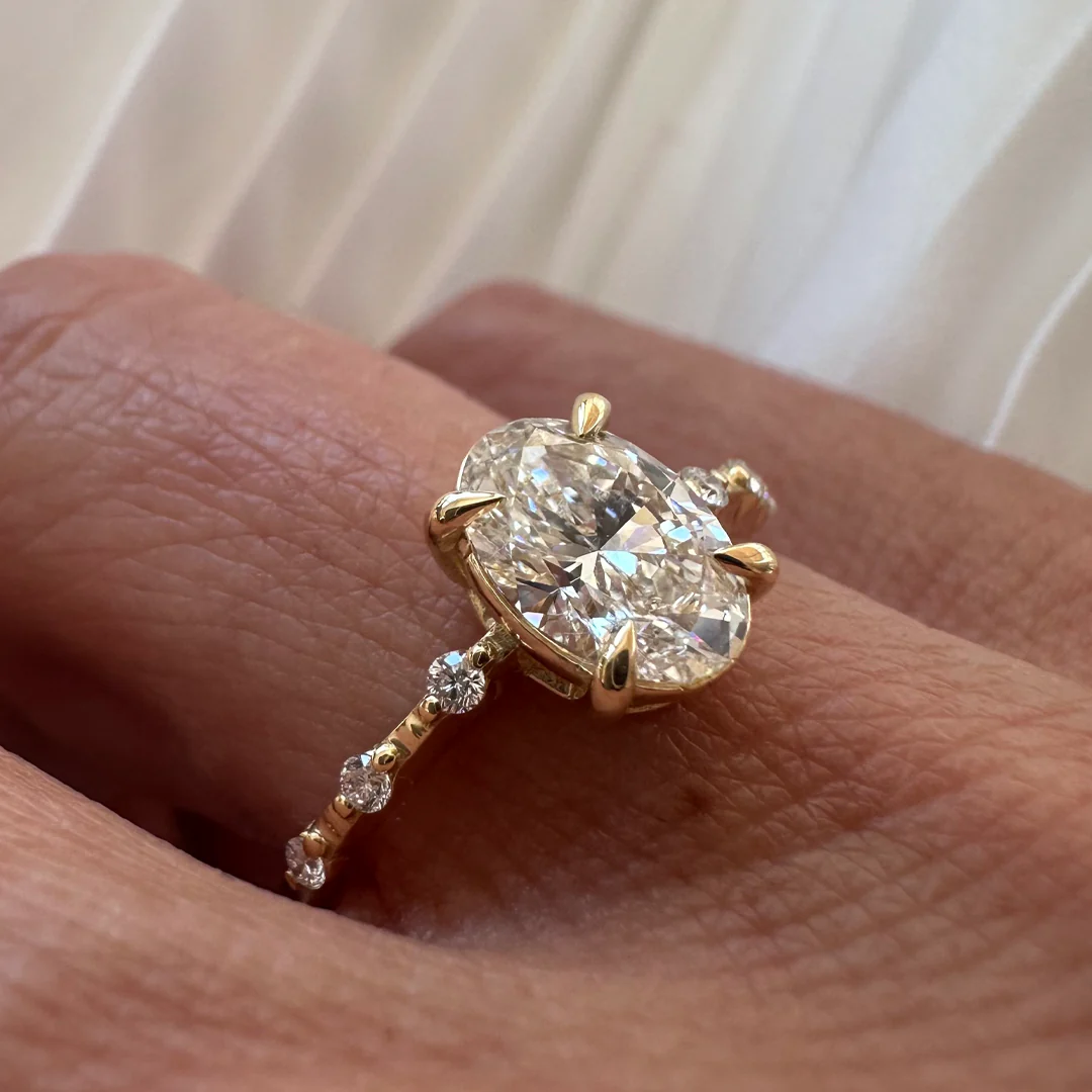 18K Yellow Gold Oval LAB Diamond Ring with 3 small Diamonds on each side - Image 4