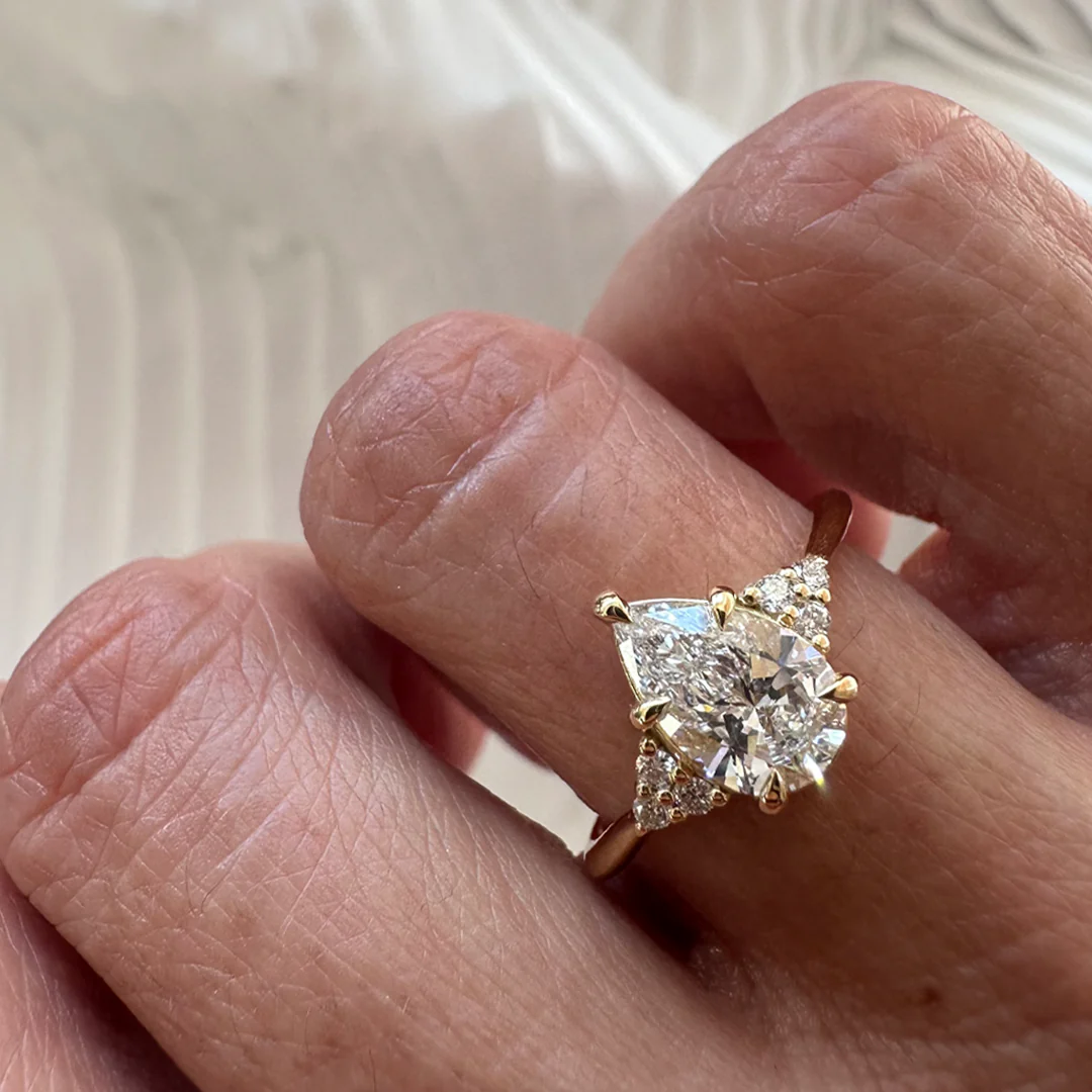 18K Yellow Gold Pear LAB Diamond Ring - Image 5
