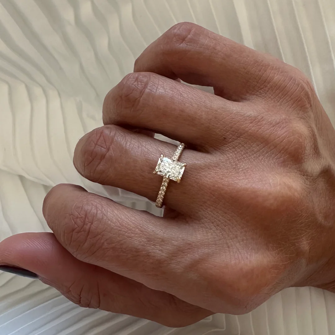 18K Yellow Gold Rectangular LAB Diamond Ring with Diamonds - Image 5