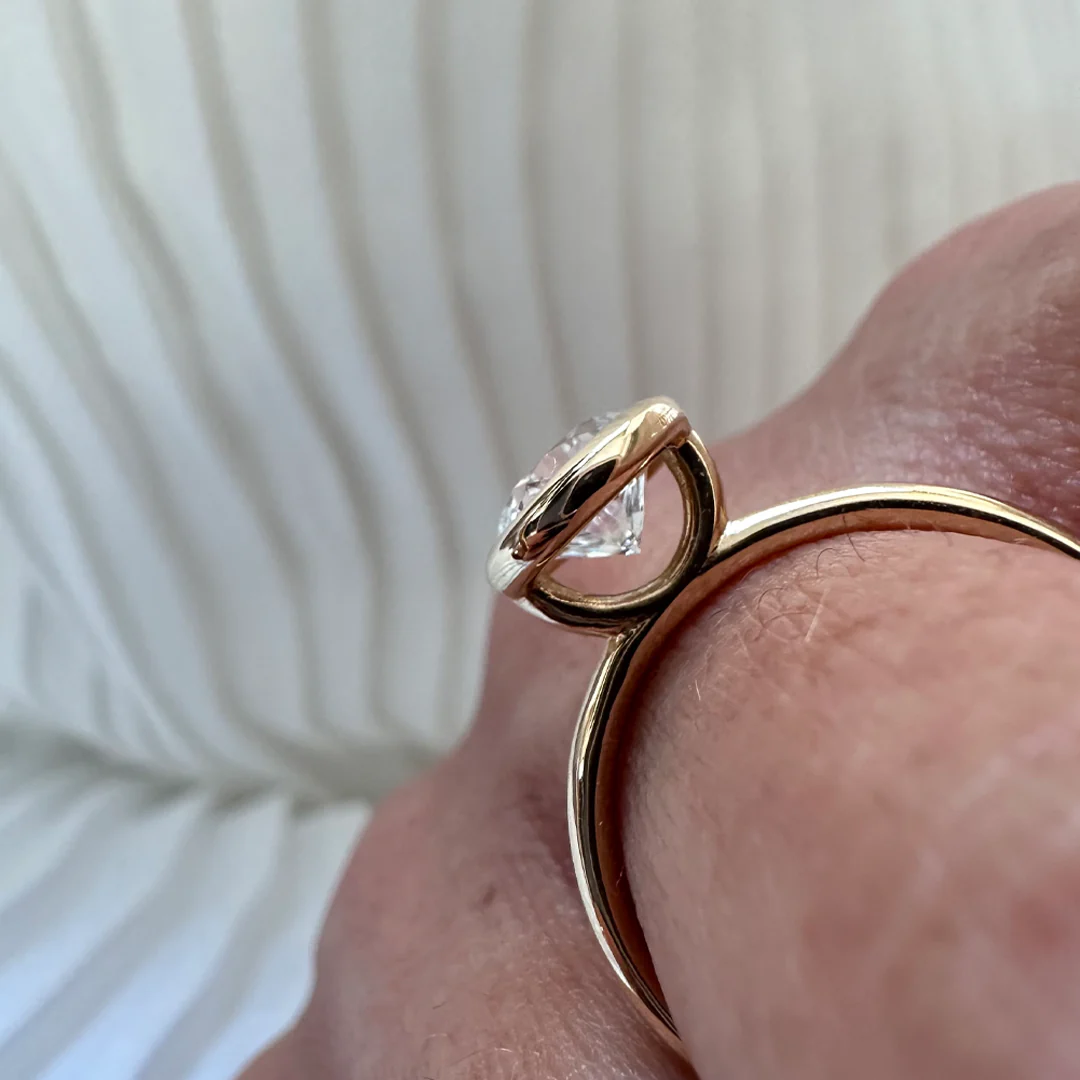 18K Yellow Gold Round LAB Diamond Ring - Image 5