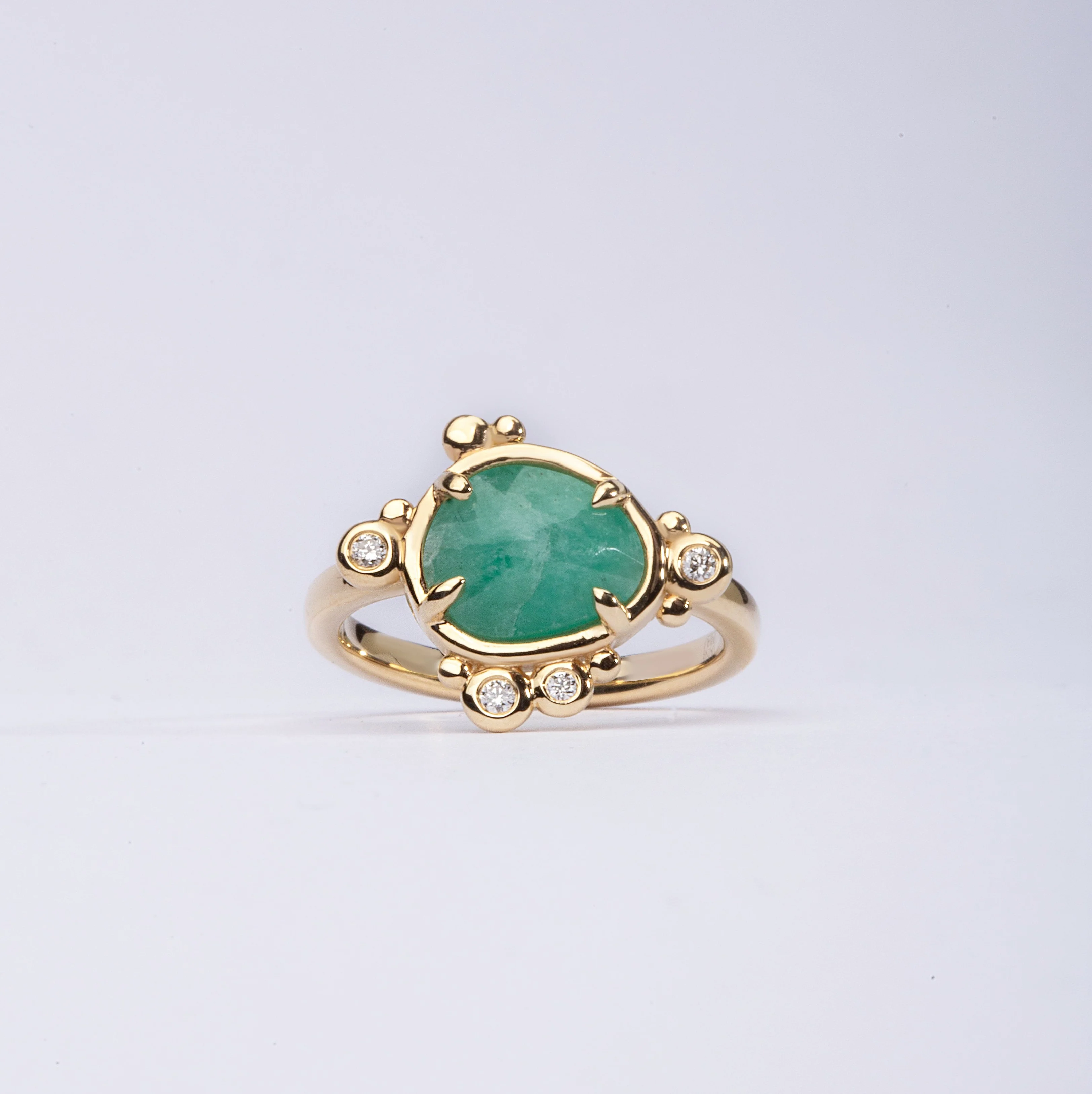 Dreamlight – 14K Gold Ring with Emerald & Diamonds - Image 3