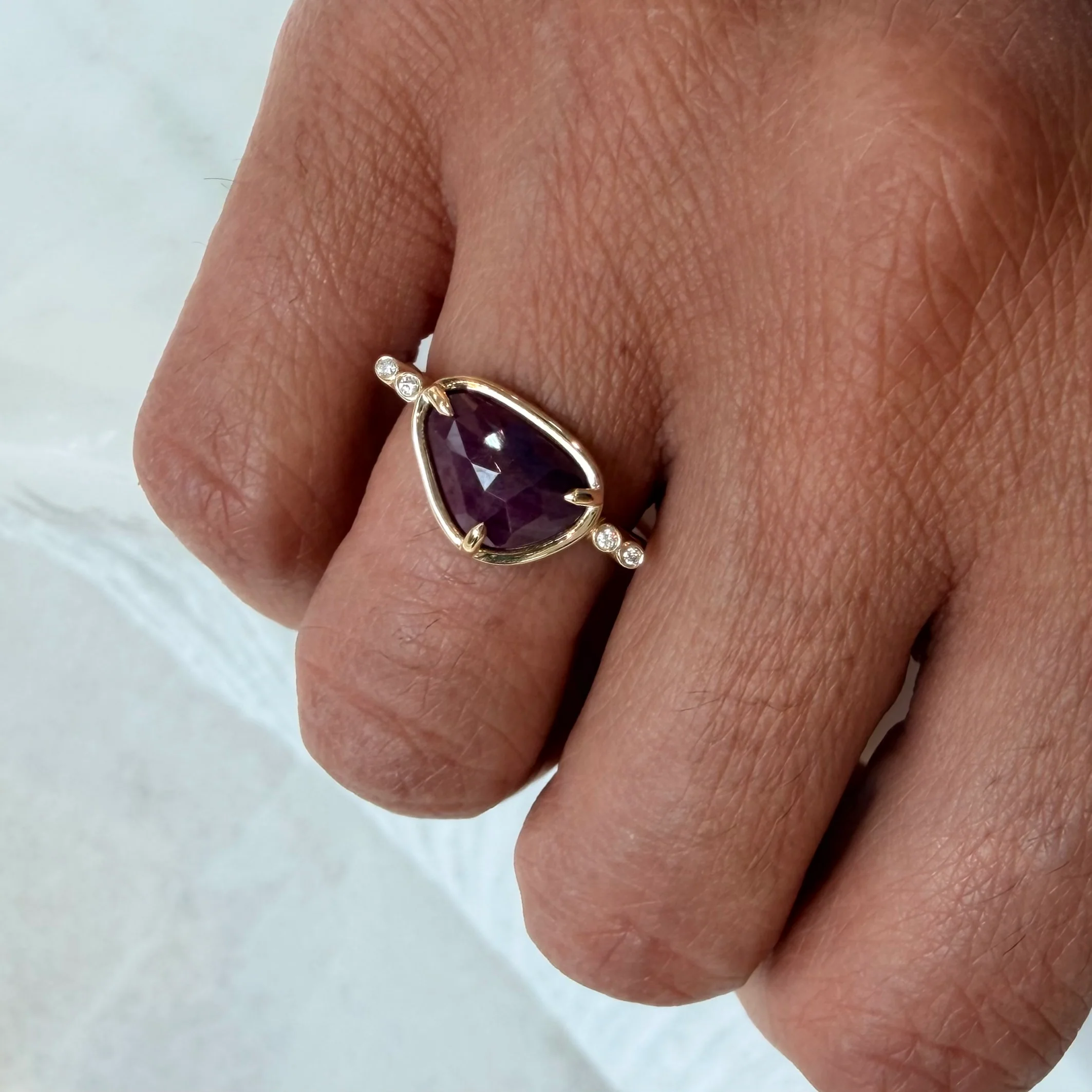 Velvet Flame – 14K Gold Ring with Ruby & Diamonds - Image 4