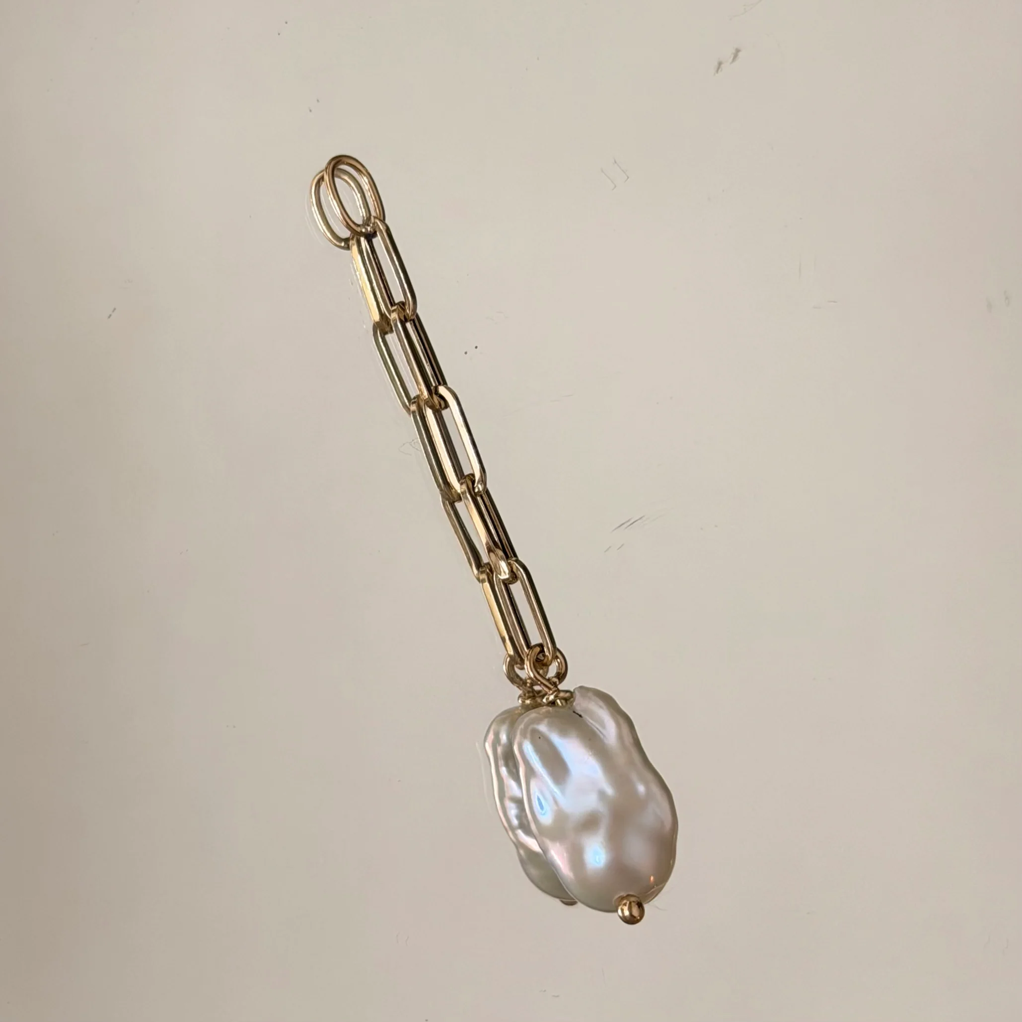 Medium Baroque Pearl Chain Motif - Image 10