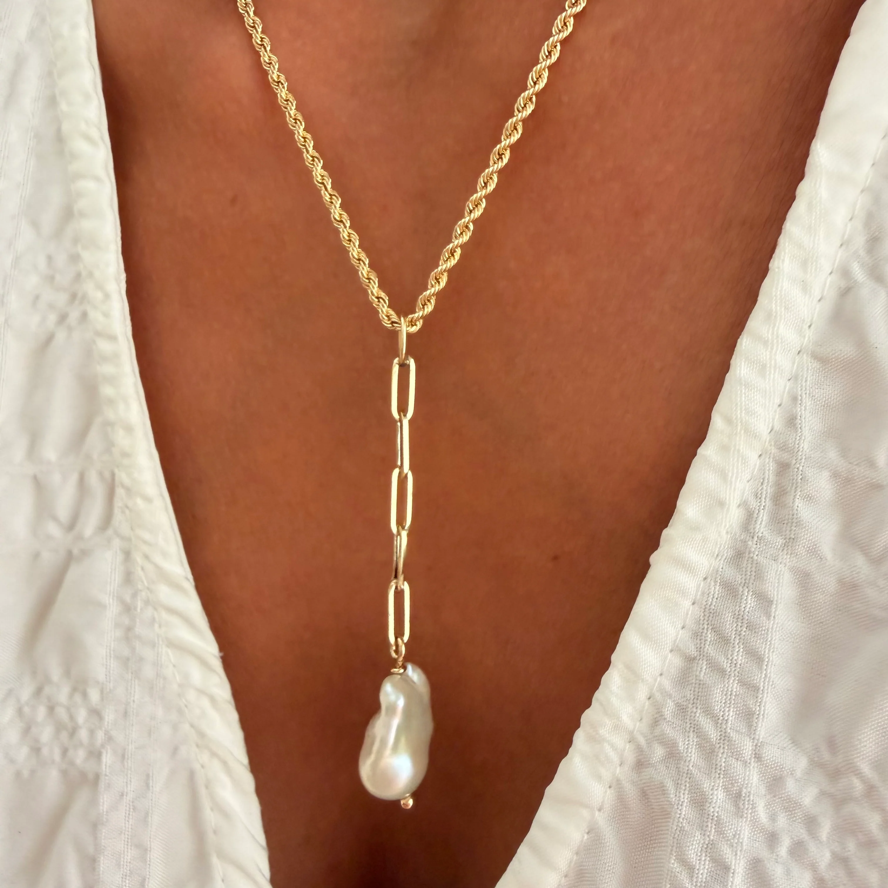 Medium Baroque Pearl Chain Motif - Image 13