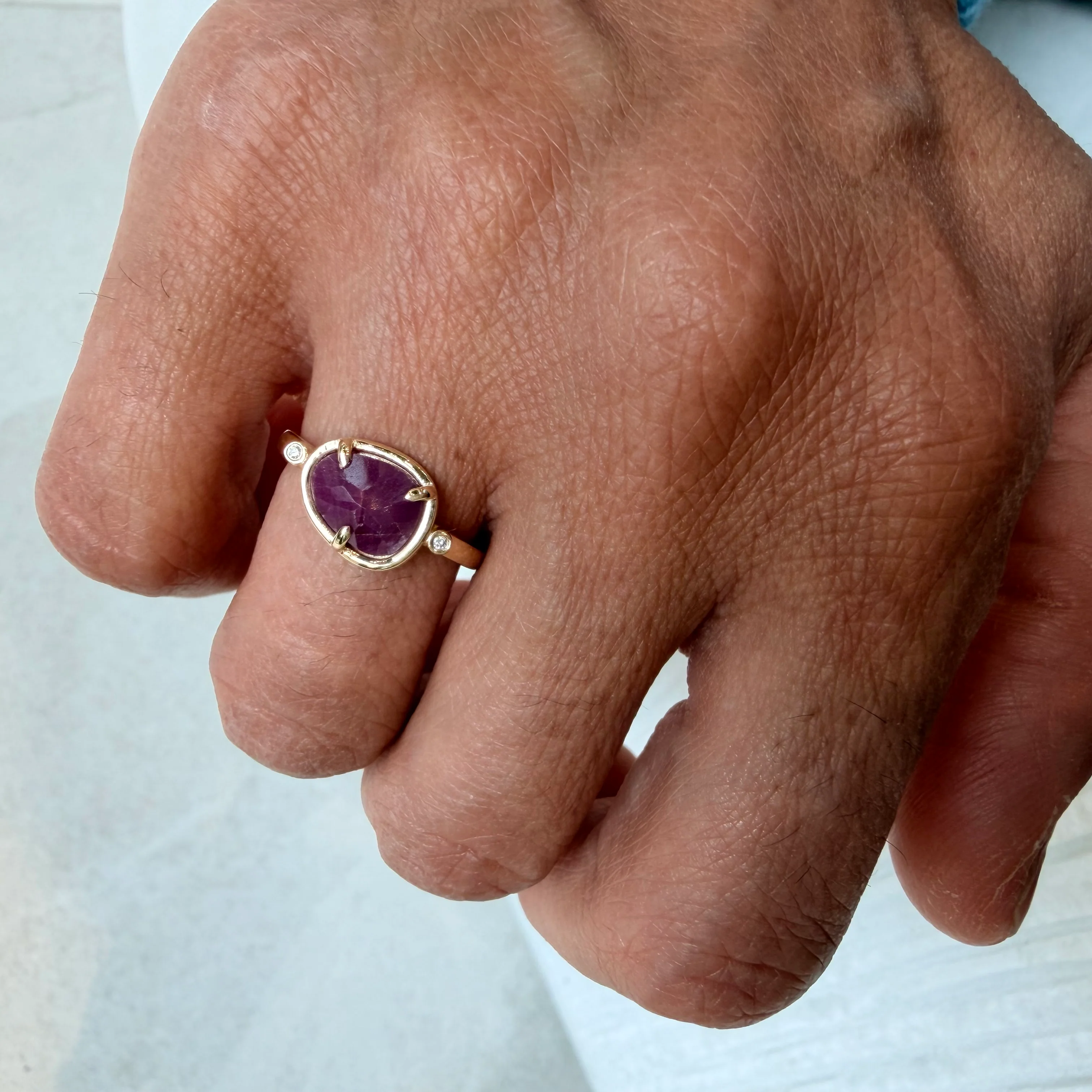 Velvet Hug – 14K Gold Ring with Ruby & Diamond - Image 4