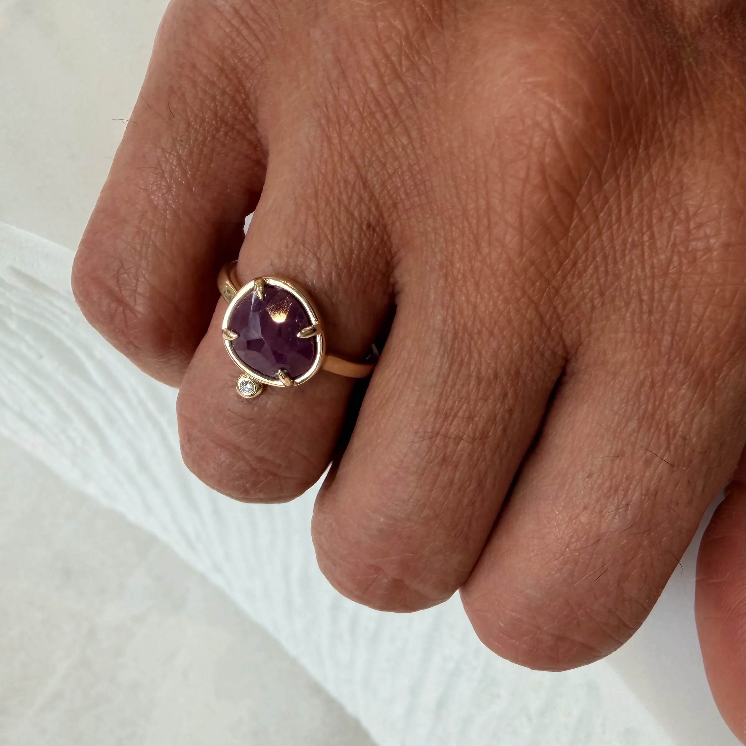 Silent Fire – 14K Gold Ring with Ruby & Diamond - Image 4